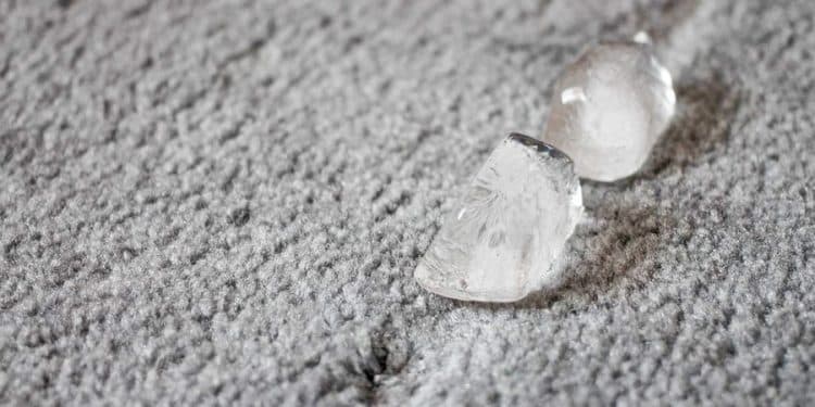 The Ice Cube Trick Everyone’s Using to Clean Carpet Stains