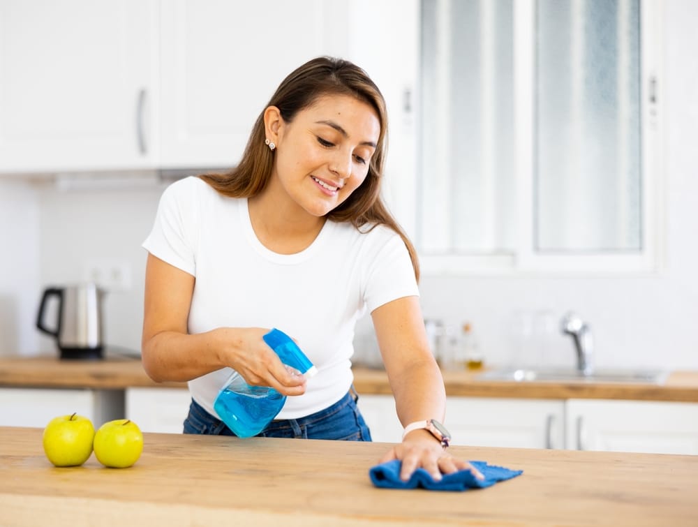 clean kitchen countertops