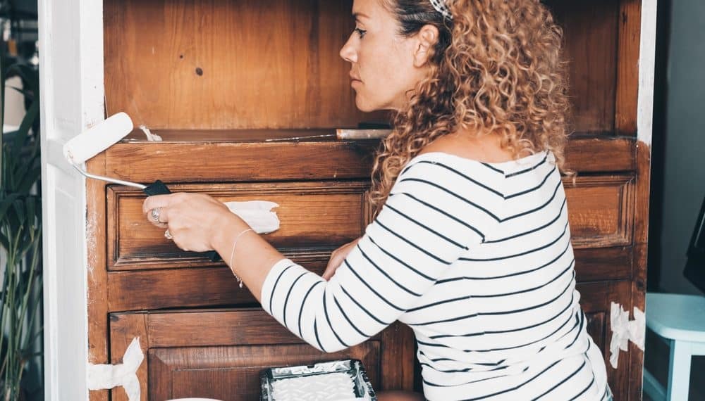 How to Refurbish Kitchen Cabinets for a Stunning Update