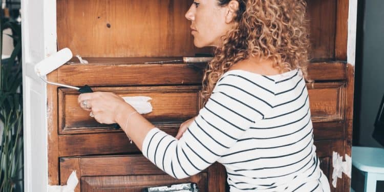 How to Refurbish Kitchen Cabinets for a Stunning Update