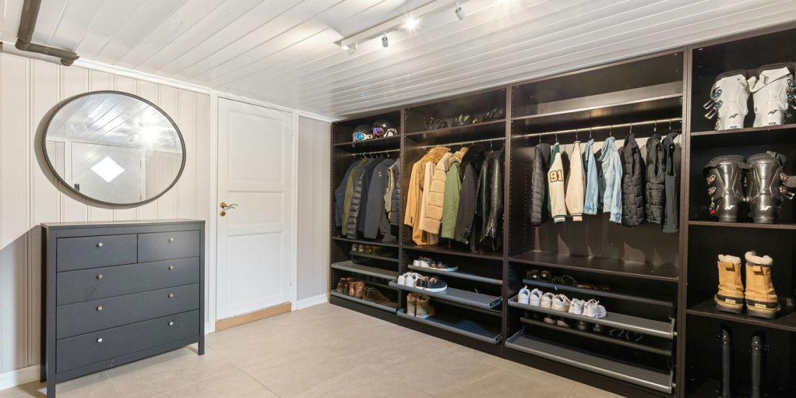 Building Simple Storage Shelves for Closets