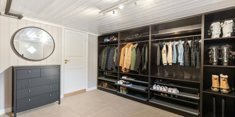 Building Simple Storage Shelves for Closets