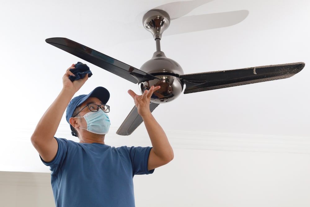 cleaning ceiling fan blades