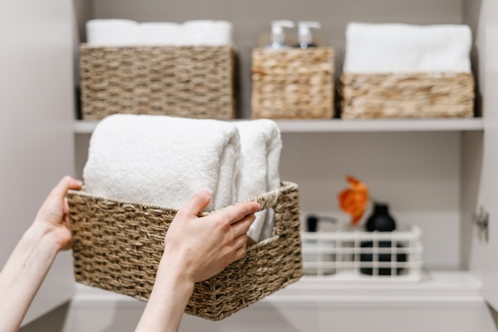 Bathroom cabinet organization