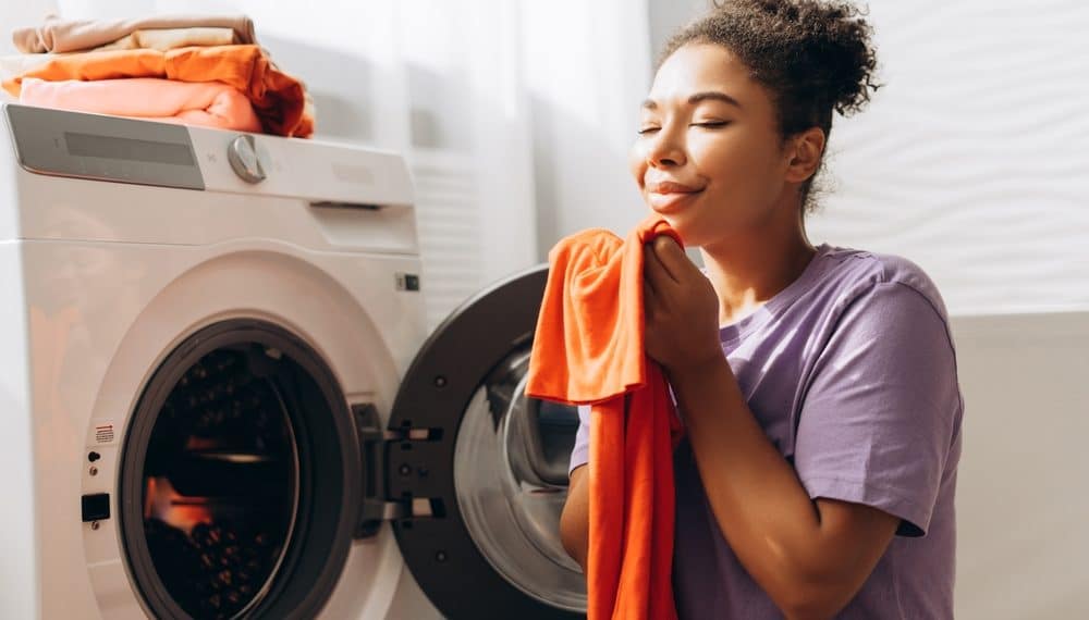 The Right Way to Clean Your Washing Machine (Yes, It Needs It Too)