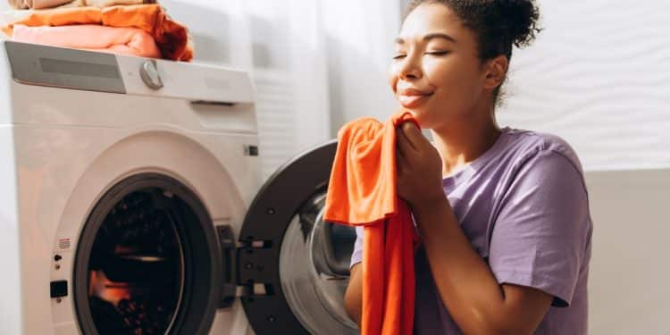 The Right Way to Clean Your Washing Machine (Yes, It Needs It Too)